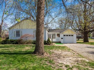 304 N 42nd St, Belleville, IL 62226
