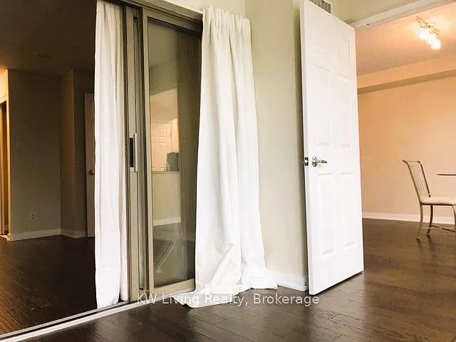 298 Jarvis St #408 — Photo 11