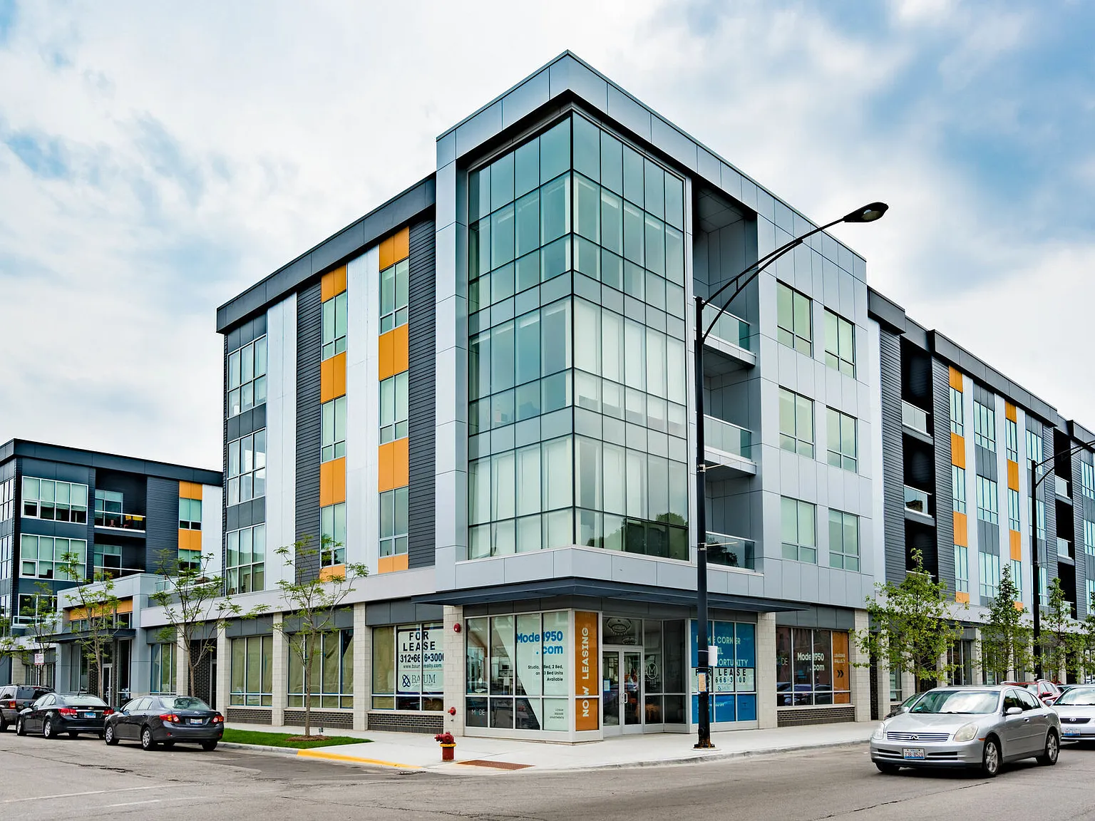 Luxe Logan Square — Photo 1
