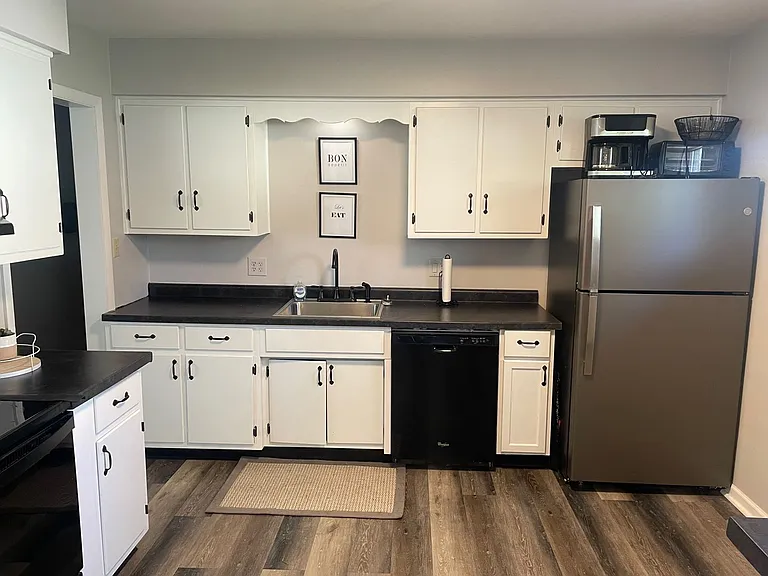 3020 Beacon St — Photo 9