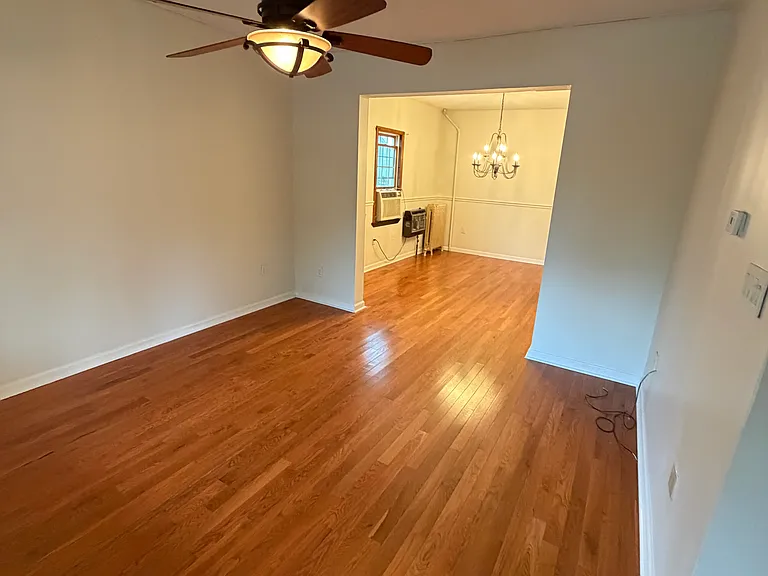 917 Taylor Ave — Photo 4
