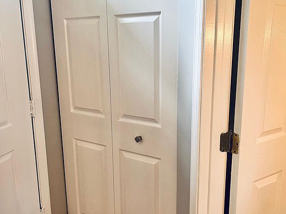 4th image of 12922 Augustus Ct