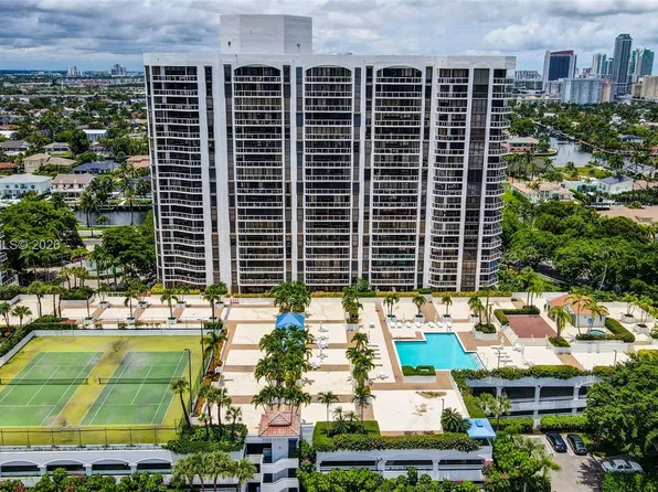 3600 Yacht Club Dr APT 703, Aventura, FL 33180