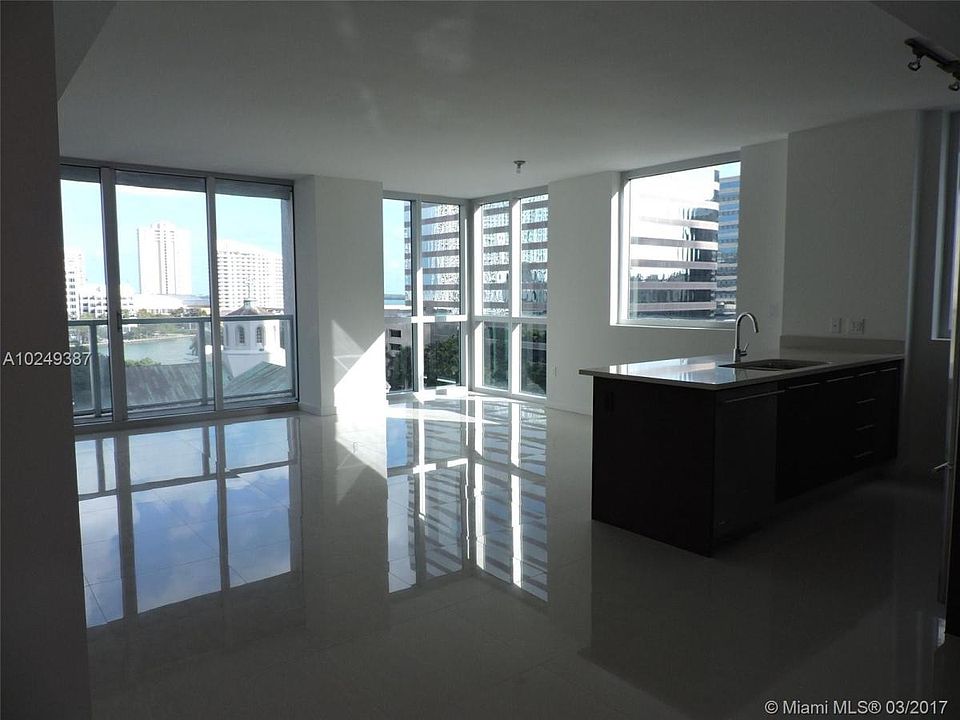 1st image of 500 Brickell Ave APT 902