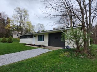 8525 Beacon Hill Dr, Chagrin Falls, OH 44023