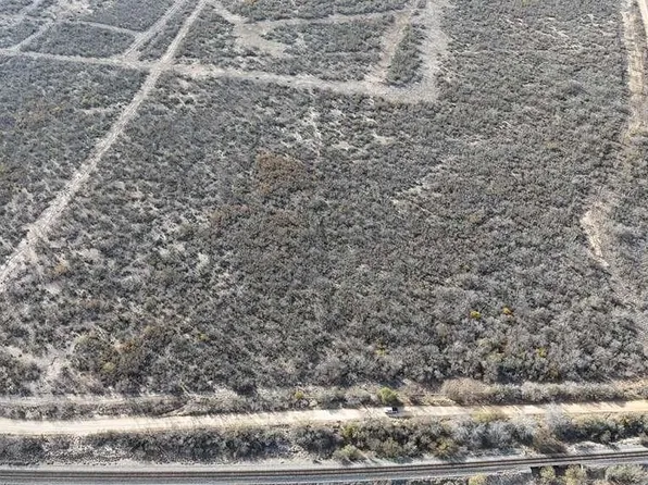 5 Ranch Rd, Encinal, TX 78019