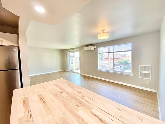 5th image of 119 19th Ave #201
