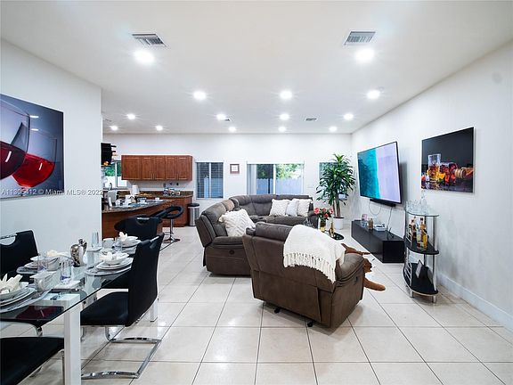 5th image of 1335 SW 26th Ave #1335