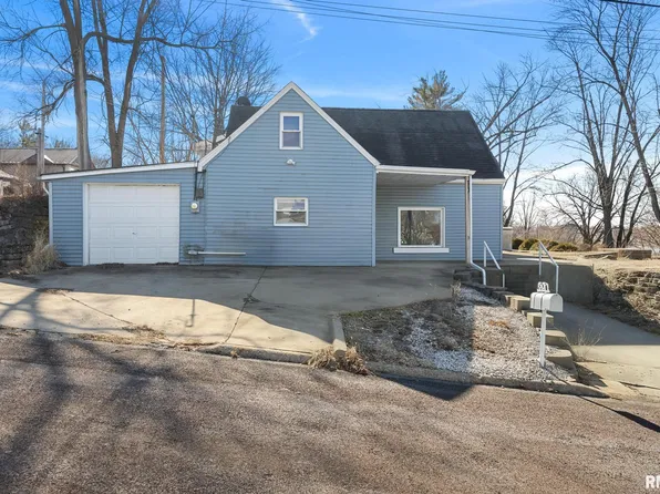 1908 Commonwealth Ave, Pekin, IL 61554