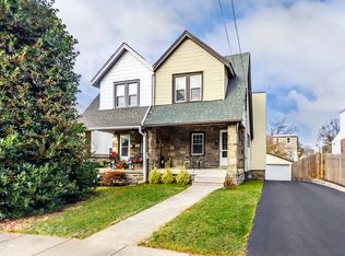 750 Oak View Rd, Ardmore, PA 19003