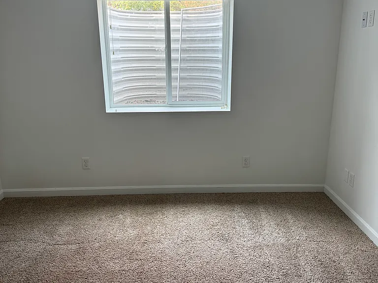 803 E 37th Ave — Photo 37