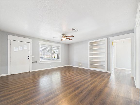 3rd image of 1212 Alamo St