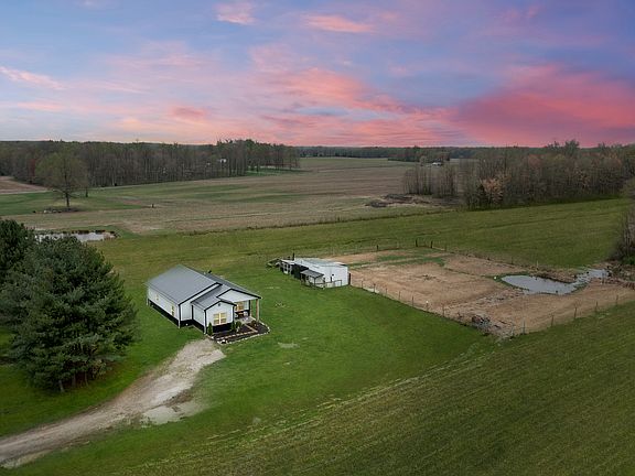 2nd image of 10415 S County Road 800 W
