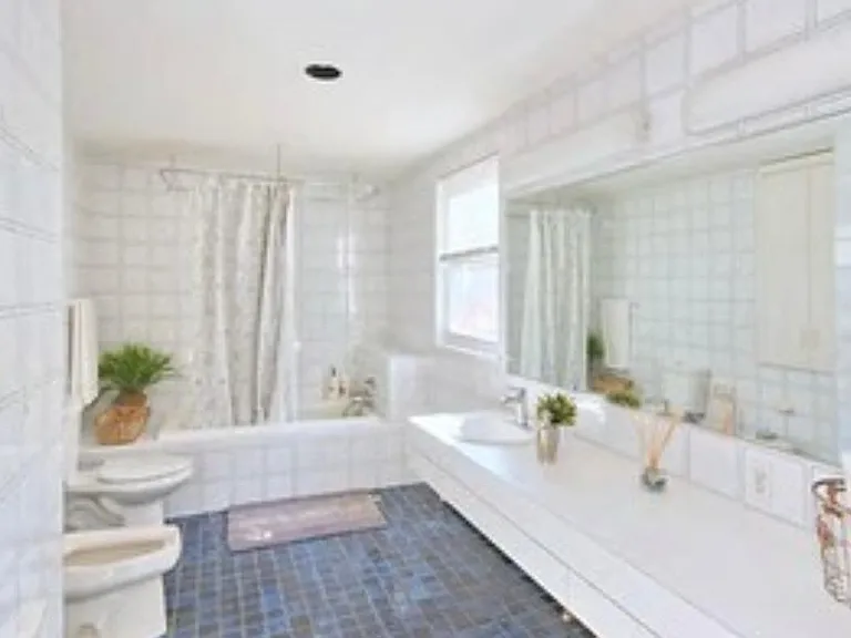 1001 Memorial Dr #1 — Photo 7