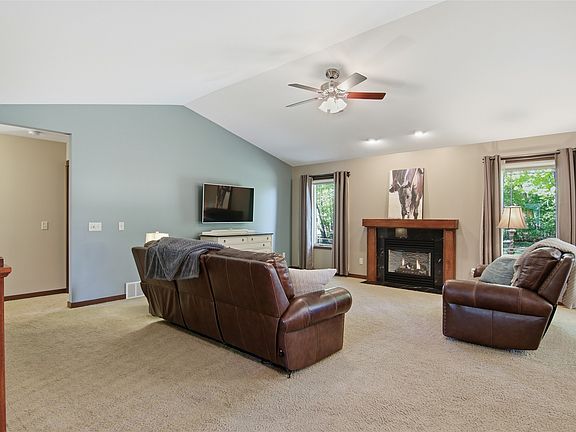 4th image of 5446 Benjamin Street