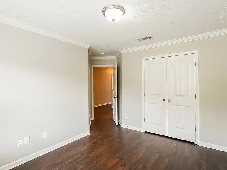 1428 Sprucedale Dr — Photo 14