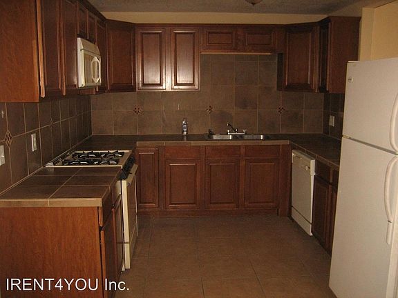 4th image of 4935 W Highland Ave