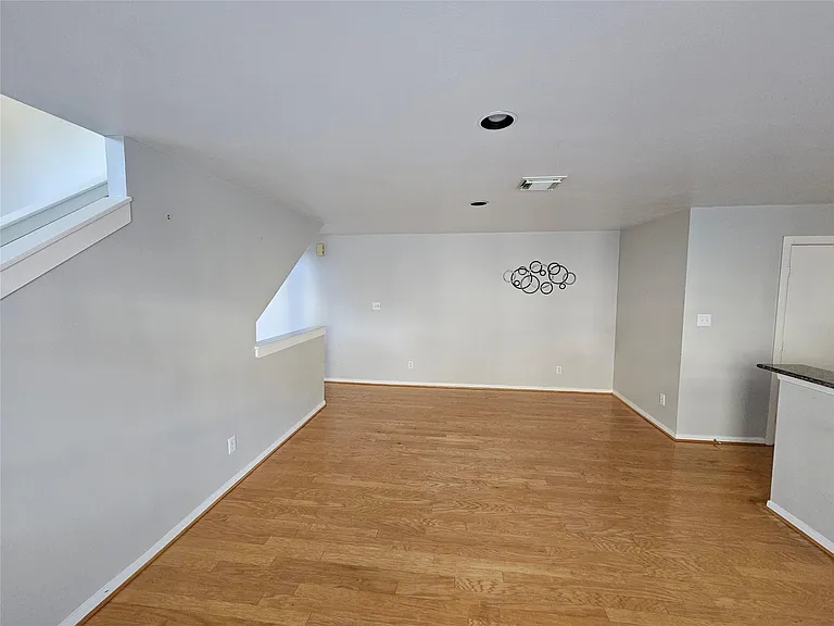 1271 W 17th St — Photo 13