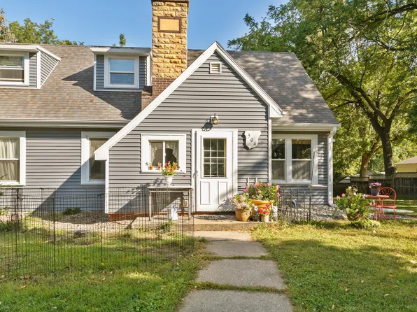 504 3rd St NE, Faribault, MN 55021