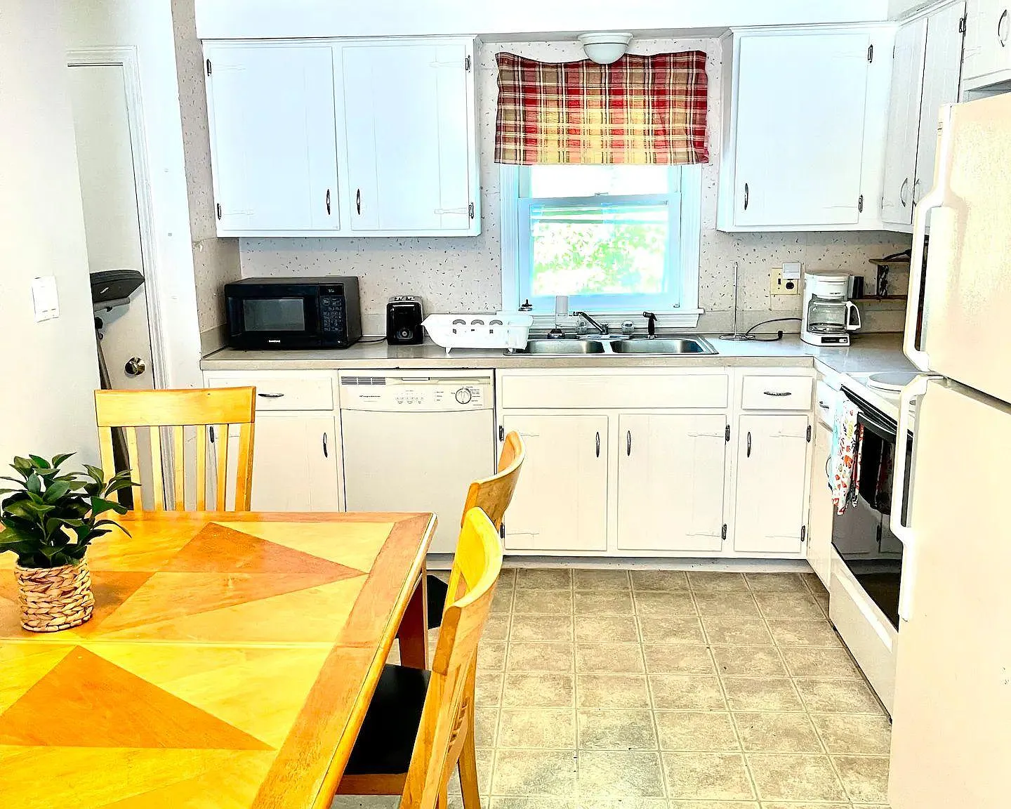 5 Goodwin Ave — Photo 4