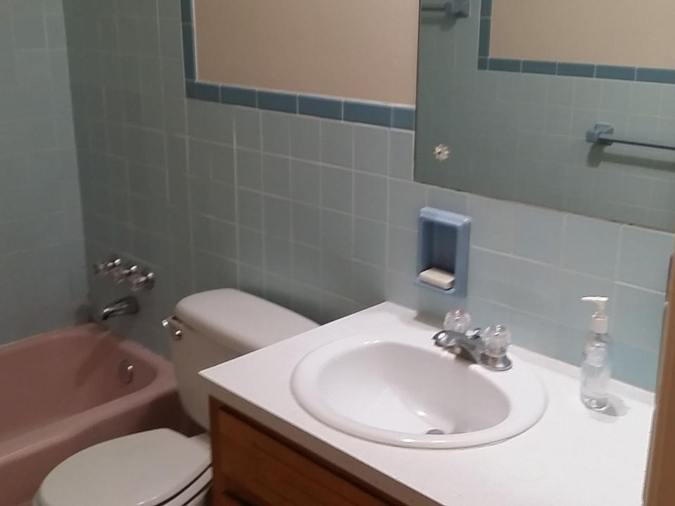 2nd image of 485 Tompkins Ave #485