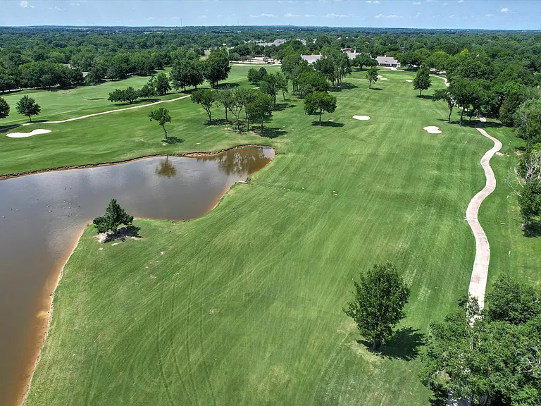 412 N Forest Ridge Blvd — Photo 41