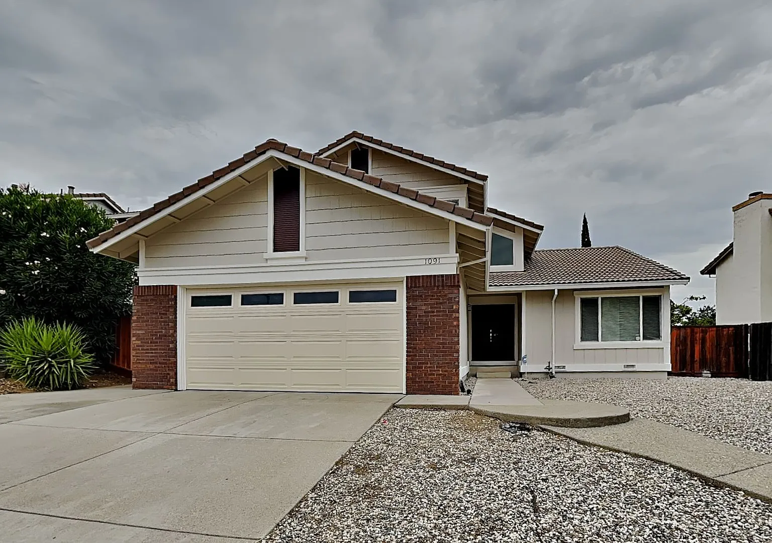 Clayton Valley 4/3 Double-Level Home Available Now! — Photo 1