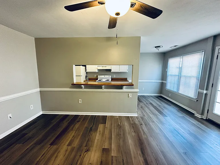 228 Windbrooke Ln — Photo 6