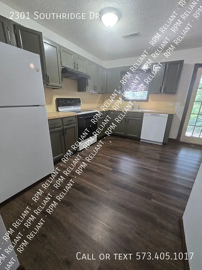 2 bed, 1.5 bath, $850 — Photo 1