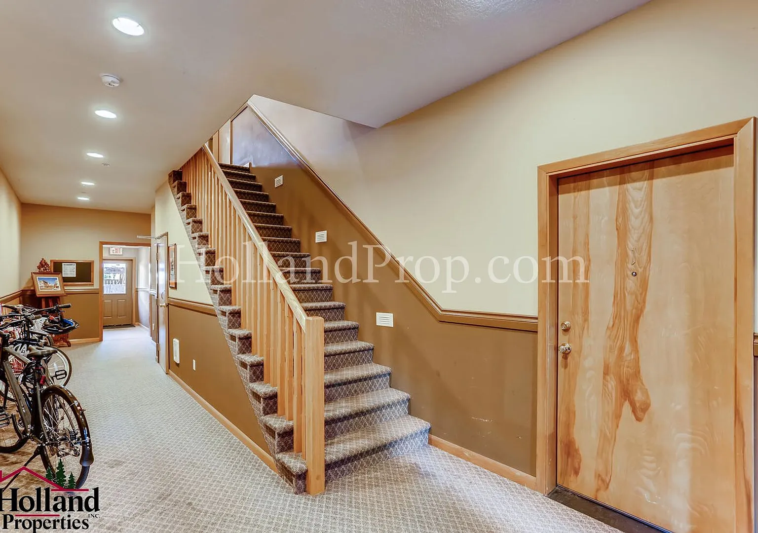 Cozy 3-Bedroom Apartment in Forest Grove Waiting for You! — Photo 4