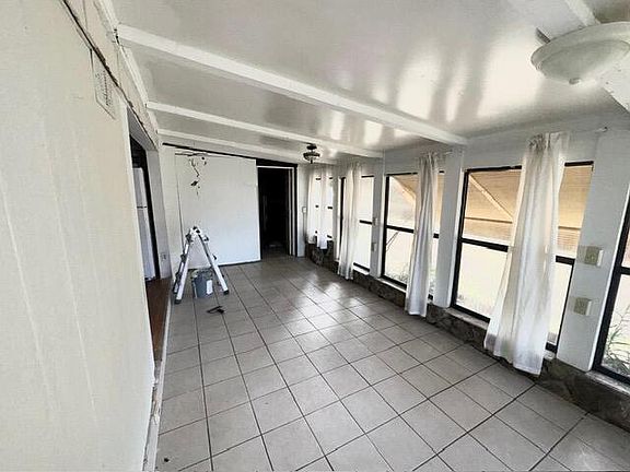 4th image of 102 White Ridge Ln