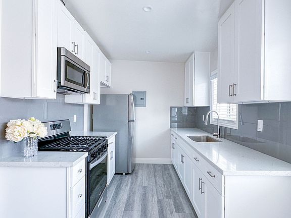 4th image of 619 S Chapel Ave #V
