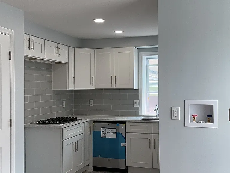 124 Lombard St #3R — Photo 5