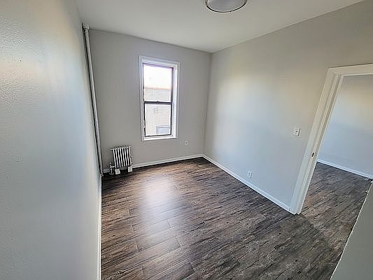 2nd image of 1145 Longfellow Ave APT 12