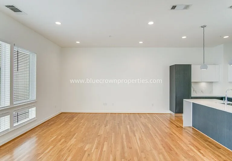 1515 S Akard St #402 — Photo 7