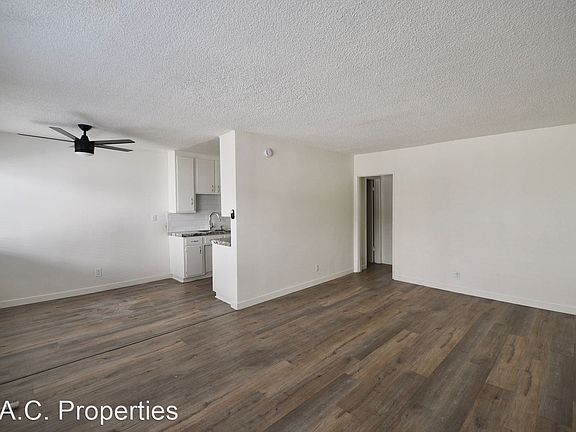 3rd image of 5922 Woodman Ave #16853098