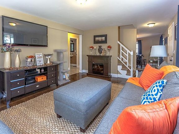 4th image of 8 Brookfield Dr