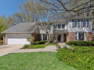 3910 Raintree Ln, Northbrook, IL 60062