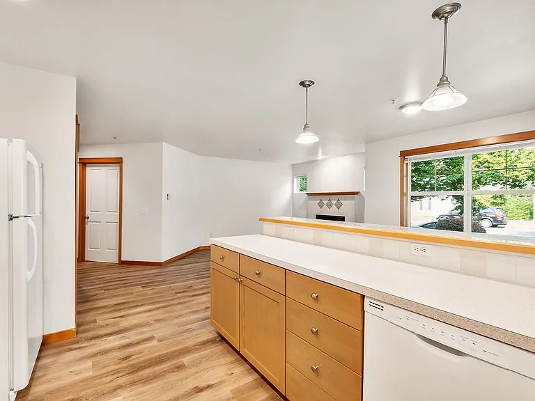 2-Bedroom Apartment for Rent at North Admiral Court - West Seattle — Photo 7