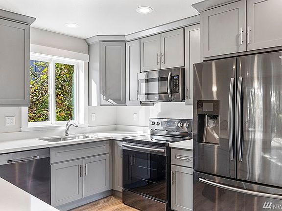 4th image of 1912 S 40th St
