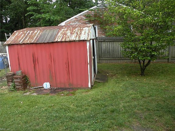 5th image of 168 Beechmont Dr