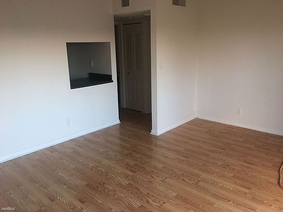 5631F4CB-611E-43E8-915C-3CA988F3E374