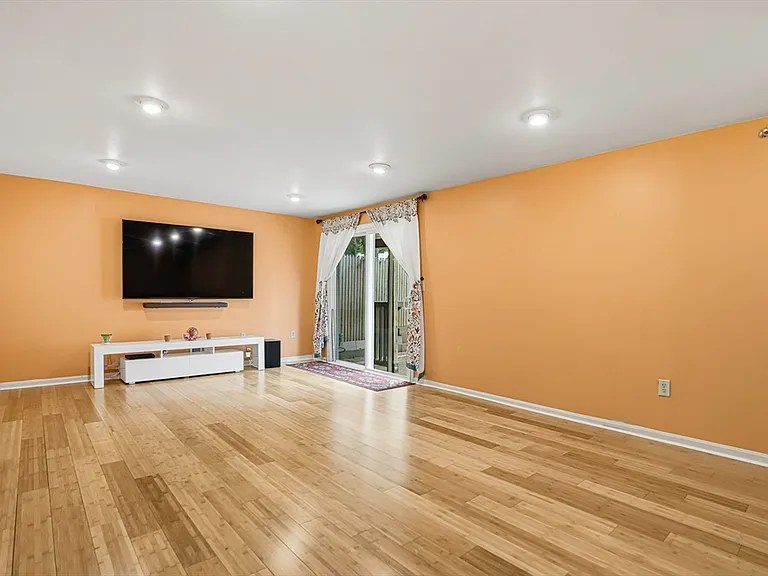 237 South St #6 — Photo 32