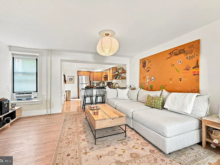 124 Grape St — Photo 3