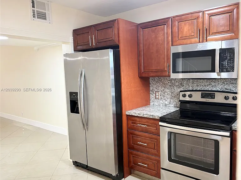 1606 NW 90th Way #1606 — Photo 5