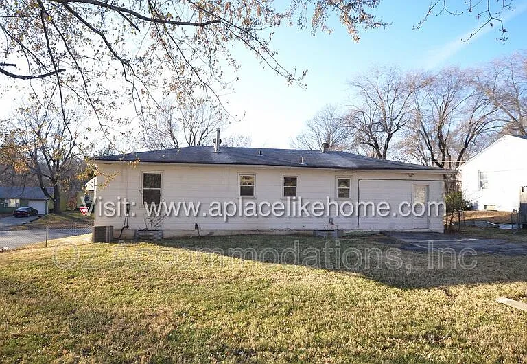 9811 Marsh Ave — Photo 5