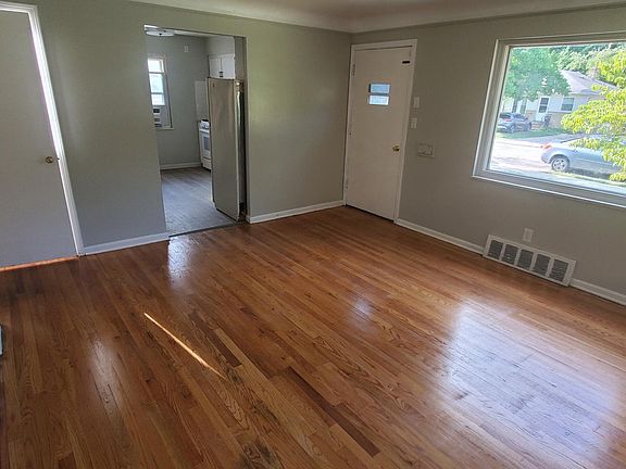 5th image of 12414 Crest Ave