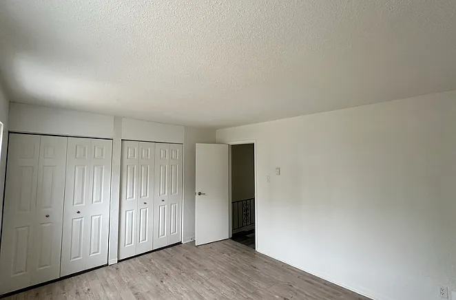 211 Glenforest Dr — Photo 10
