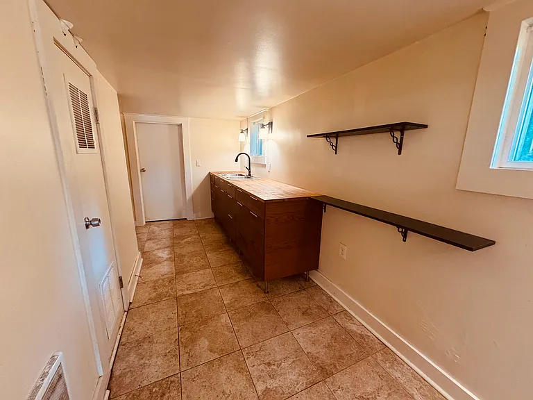 2413 SE Taggart St #BASEMENT — Photo 11
