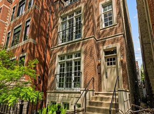 820 W Buckingham Pl #1, Chicago, IL 60657